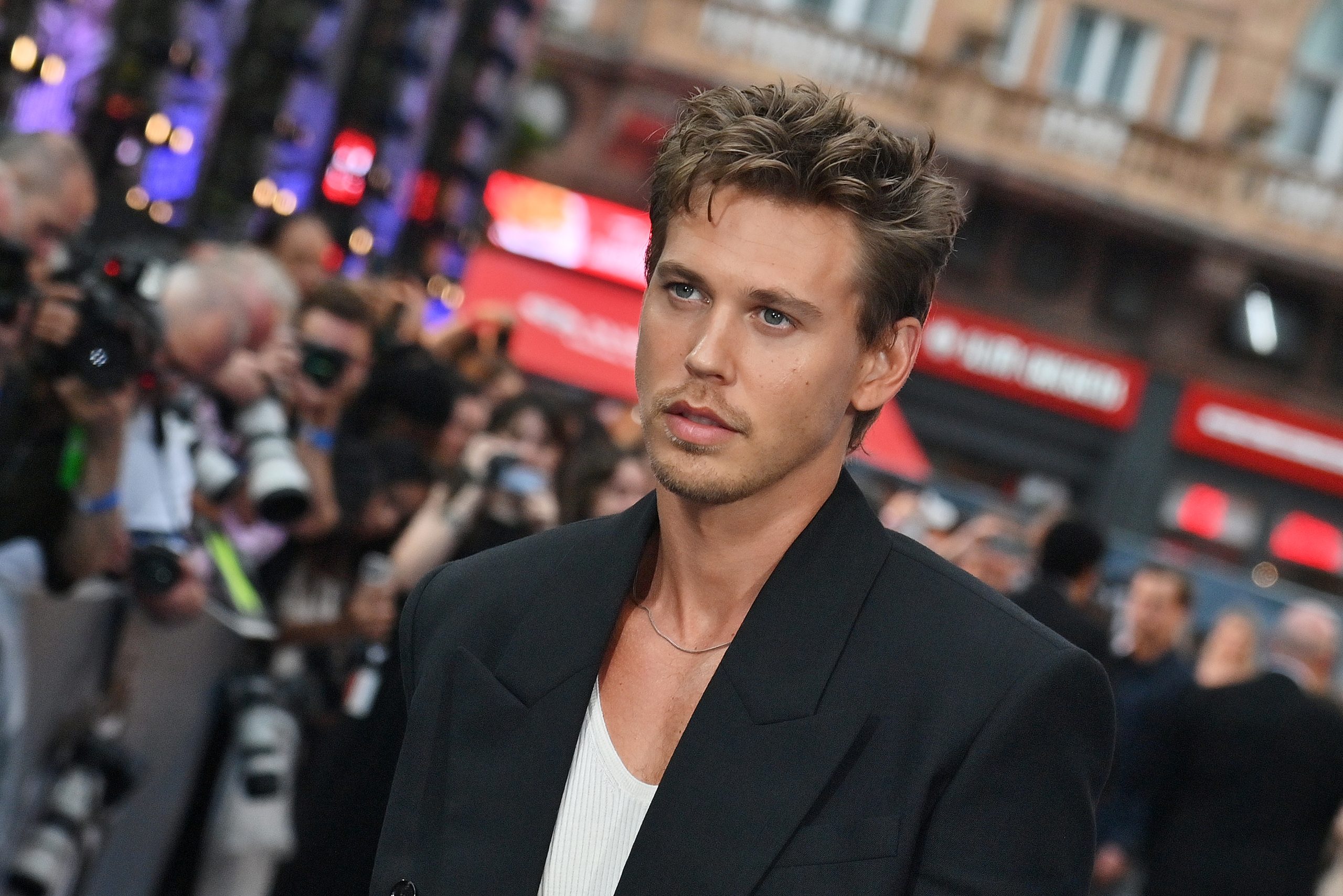 Austin Butler Studied Baseball Players’ Butts for ‘Caught Stealing’ Role