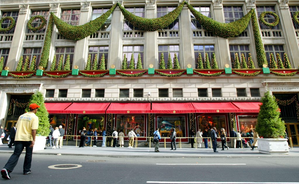 Saks Fifth Christmas Light Show Reportedly Returning Following Hiatus: Report