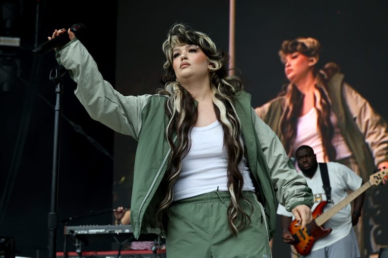 Why Is Lola Young Taking a Hiatus? Inside Her Onstage Collapse and Career Break