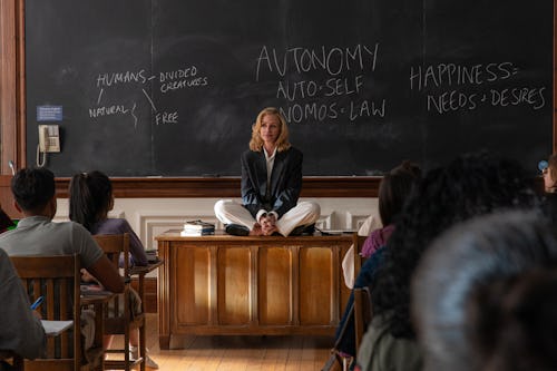 How Julia Roberts’s Suits in ‘After the Hunt’ Tell a Story of Obsession