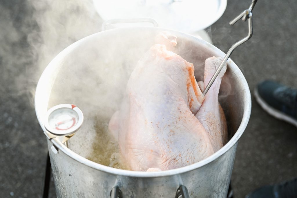 Thanksgiving on a Budget: Delicious Walmart, Aldi & Lidl Finds Under $15