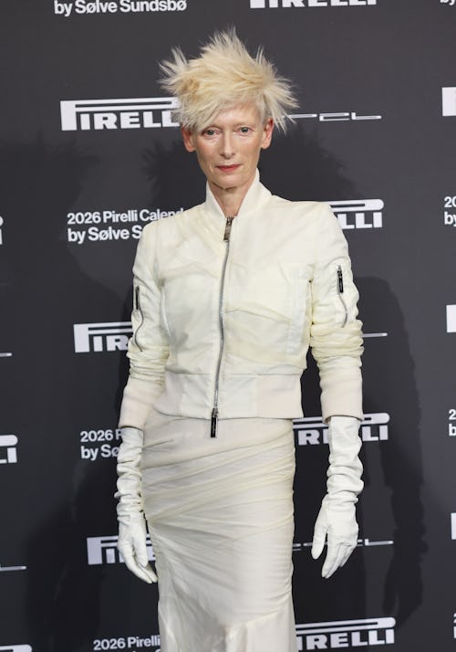 Tilda Swinton Goes Full Throttle for Messy Red Carpet Hair