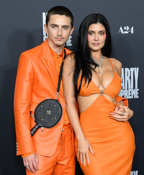 Timothée Chalamet & Kylie Jenner's Rare Red Carpet Outing for 'Marty Supreme' Embraced Method Style