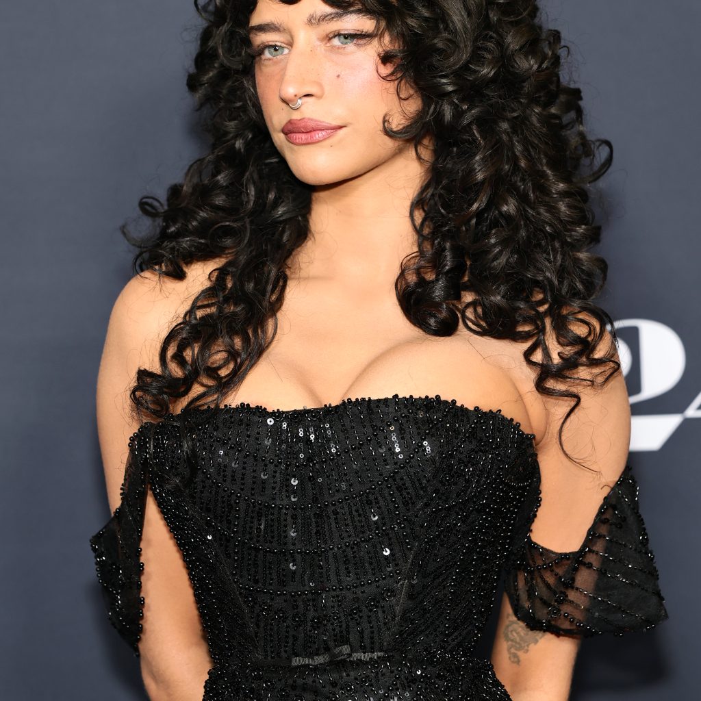 Does Odessa A’zion Wear Wigs? The ‘Marty Supreme’ Actress Sets the Record Straight on the Hair Allegations
