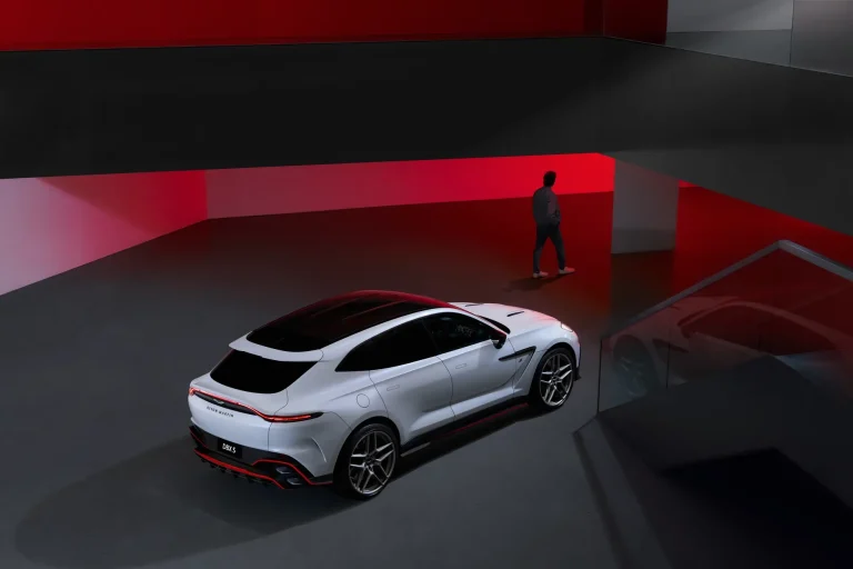 Super-SUV Thrills