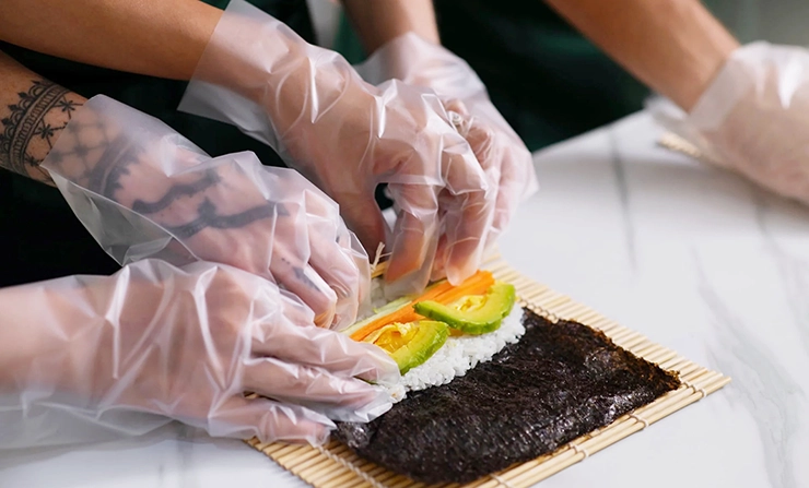 Kitchen Gloves in Haute Cuisine: How a Simple Tool Became a Luxury Chef’s Style Statement