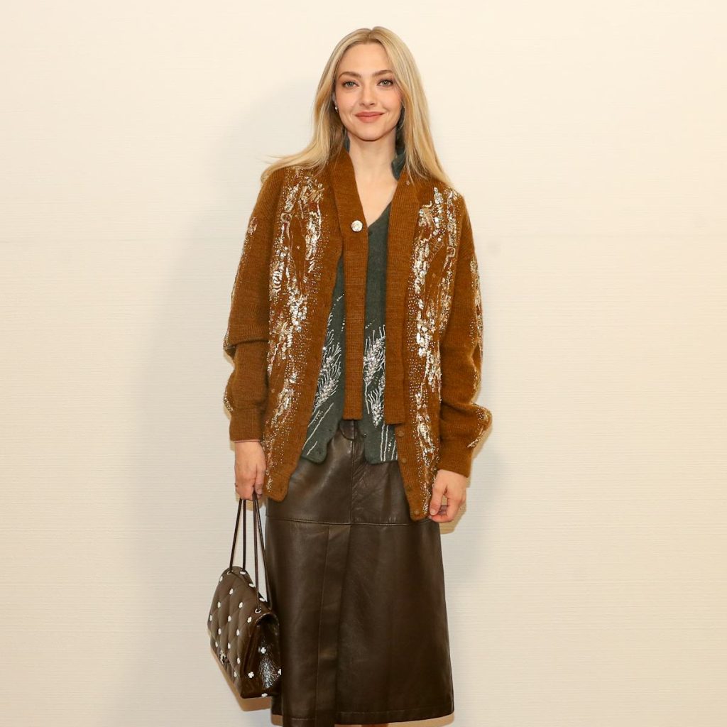 Amanda Seyfried Gives a Comfy Sweater an Artsy Edge