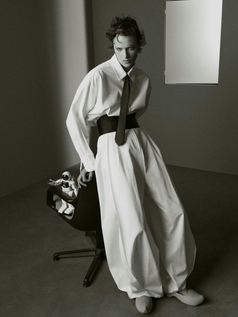 She's No Slouch: Spring's Loose Silhouettes Are Precisely Polished
