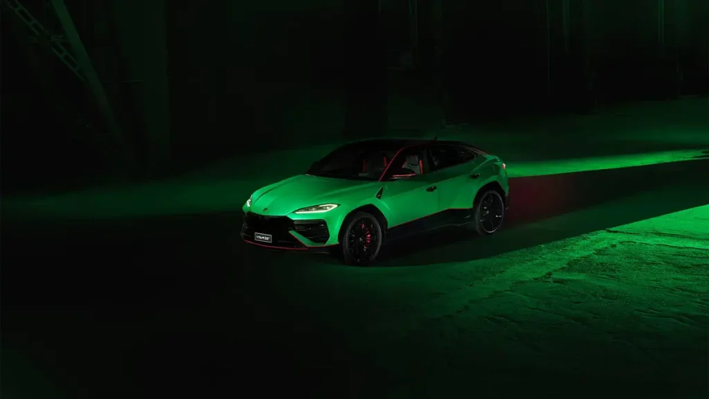 Lamborghini Elevates the Super SUV with the Exclusive Urus SE Tettonero Capsule
